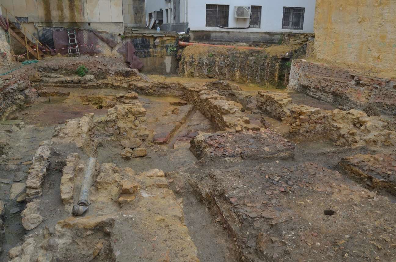 Restos hallados en las excavaciones del Museo de Bellas Artes.
